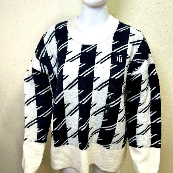 Tommy Hilfiger Black and Cream Houndstooth Cardigan - Picture 8 of 8